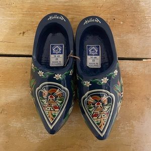 🌿2/$15 🌿 Holland souvenir clogs 🇳🇱